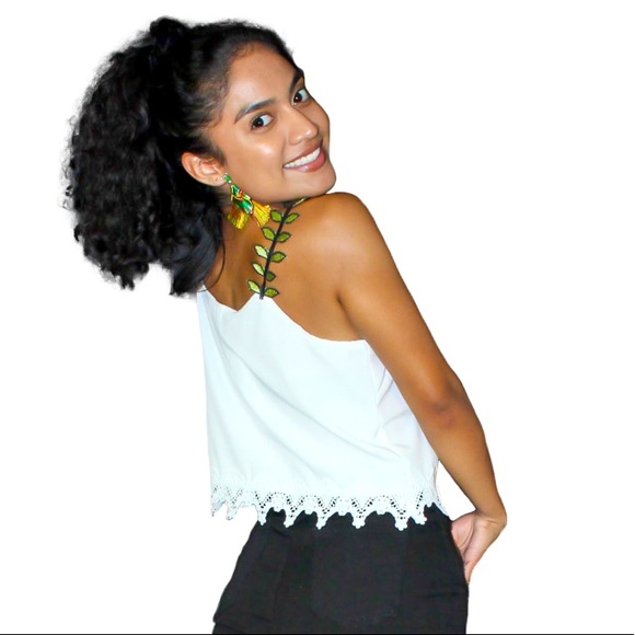 EMBROIDERED BUTTERFLY CROP TANK TOP - Picture 2 of 5